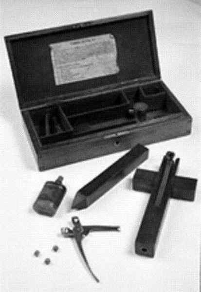 Horror Society: Vampire Kits (22 pics)   www.horrorsociety.com