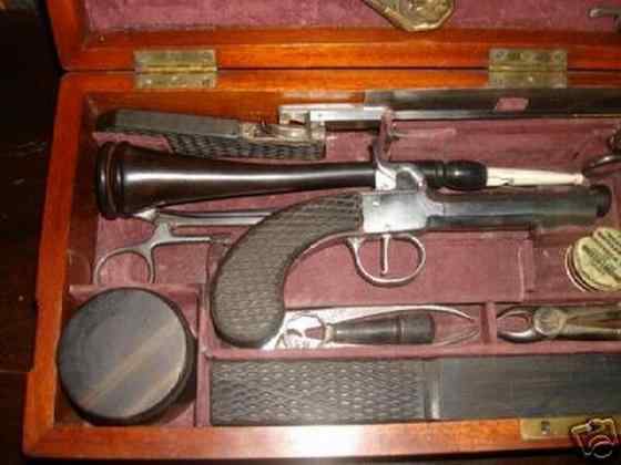 Horror Society: Vampire Kits (22 pics)   www.horrorsociety.com