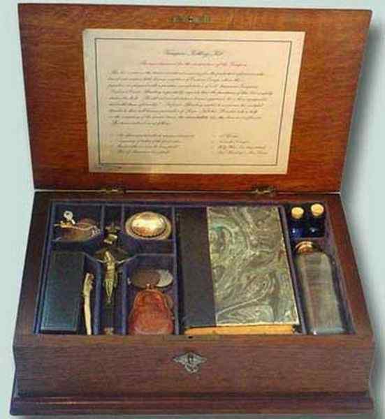 Horror Society: Vampire Kits (22 pics)   www.horrorsociety.com