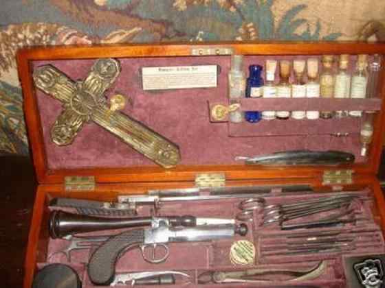 Horror Society: Vampire Kits (22 pics)   www.horrorsociety.com