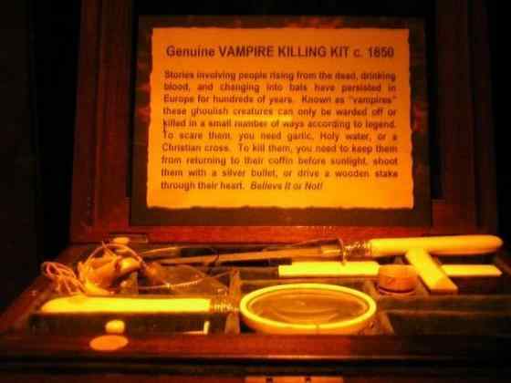 Horror Society: Vampire Kits (22 pics)   www.horrorsociety.com