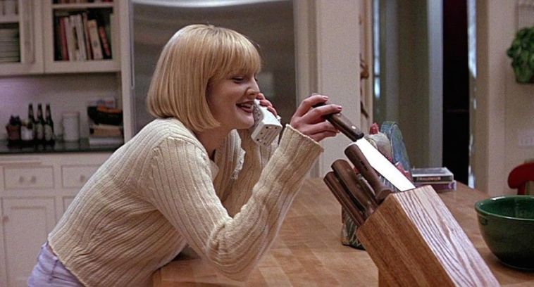 Drew Barrymore & Tim Olyphant Hilariously Reenact Scream’s Opening ...